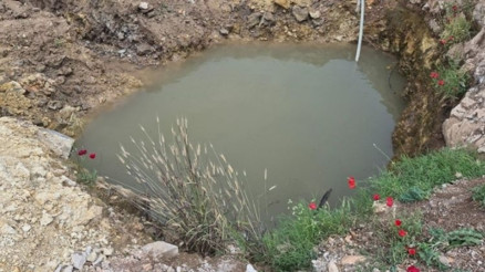 Serinlemek için inşaat çukurunda biriken suya giren iki kardeş boğuldu