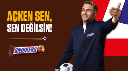 Açken Sen, Sen Değilsin: Barış Alper Yılmaz ve SNICKERS İş Birliği Açken Sen, Sen Değilsin: Barış Alper Yılmaz ve SNICKERS İş Birliği