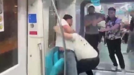 Marmarayda yumruklu kavga… O anlar kameraya böyle yansıdı