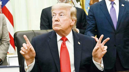 Trump yaş gününü şova çevirdi