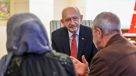 CHP şikayetini geri geçti; Kılıçdaroğlu Kolukısa çiftini makamında kabul etti