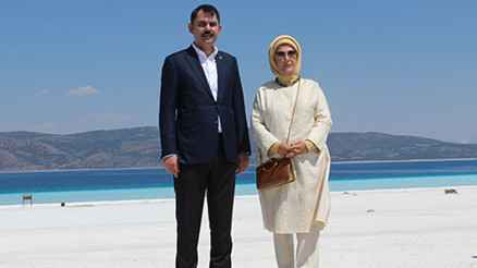 Emine Erdoğandan Bakan Kuruma tebrik