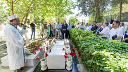 Priştina mezarı başında anıldı