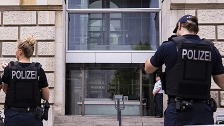 Hannoverde 5 polis açığa alındı