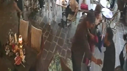 İstanbuldaki AVMde silahlı saldırı: Galericinin dövmesine iltifat etti, daha sonra gelip tetiğe bastı