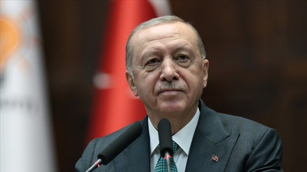 AK Partiden üyelerine Cumhurbaşkanı Erdoğan imzalı belge