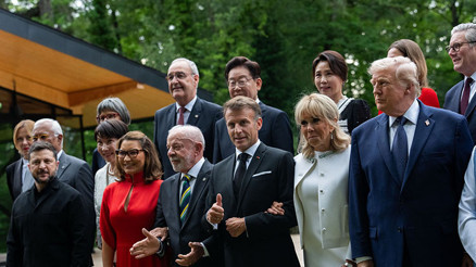 G7 Zirvesinde gaf üstüne gaf Diplomasinin perde arkası mikrofonlara yansıdı: Dünya liderleri neler konuştu