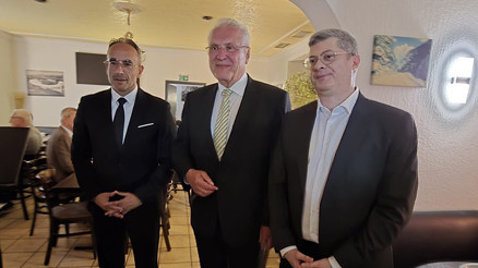 Gazeteci Orhan Tinengin’in anma törenime eyalet İçişleri bakanı da katıldı