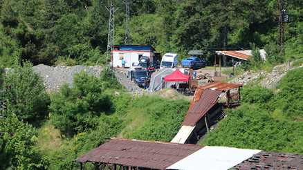 Maden mahsur kalan işçi 26 saattir arama çalışmaları devam ediyor