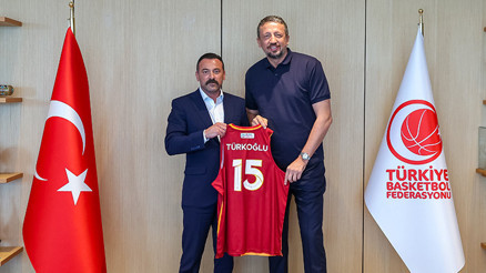 Galatasaraydan Hidayet Türkoğluna ziyaret