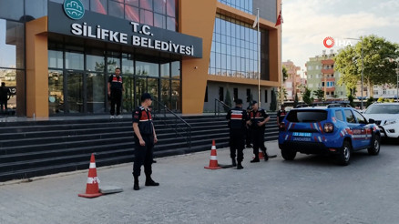 Silifke Belediyesine operasyon: Başkan Mustafa Turgut dahil çok sayıda gözaltı