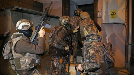 Bakan Gürlek açıkladı 5 ilde sokak çetelerine operasyon: 32 şüpheli hakkında adli işlem