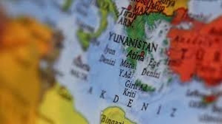 Yunanistanın Eğriboz Adasındaki orman yangını nedeniyle 2 yerleşim yeri boşaltıldı