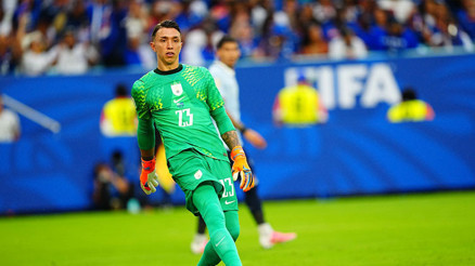 Fernando Musleradan inanılmaz hata Son maç öncesi Uruguayı yaktı