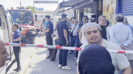 Eyüpsultanda pastanede gaz kaçağı paniği 6 çalışan tedaviye alındı Eyüpsultanda pastanede gaz kaçağı paniği 6 çalışan tedaviye alındı