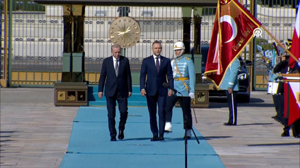Cumhurbaşkanı Erdoğan, Polonya Cumhurbaşkanı Nawrockiyi resmi törenle karşıladı