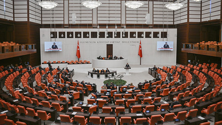 Emniyet teşkilatı ve basına yönelik düzenlemeleri de içeren kanun teklifinin 3 maddesi daha kabul edildi