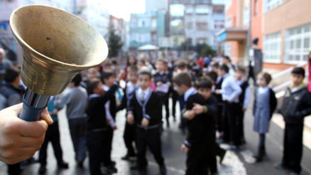 Yarın 18 milyon öğrenci için karne zili çalacak