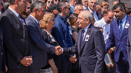 Kemal Kılıçdaroğlu ve Özgür Özel Mecliste yan yana İşte ilk görüntü
