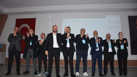 Altay’da kongre rafa kaldırıldı