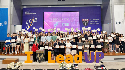 Lise öğrencileri uluslararası yaz akademisinde buluştu