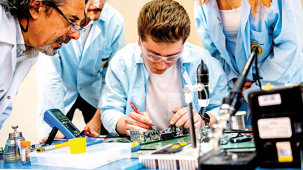 Üniversitelerde beceri temelli eğitim dönemi... Sertifikalar diplomaya değer katacak Üniversitelerde beceri temelli eğitim dönemi... Sertifikalar diplomaya değer katacak
