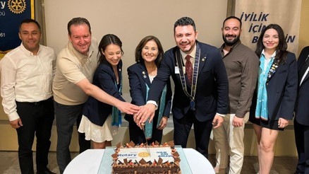 İzmir Rotary Kulübü’nde devir teslim