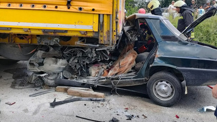 Samsun’da korkunç kaza Otomobil park halindeki TIRa çarptı; sürücü ile eşi öldü