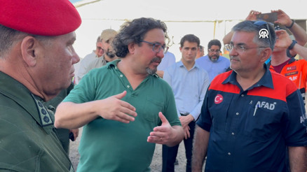 Venezuela Savunma Bakanı Lopez ve Dışişleri Bakanı Gil, Türk arama kurtarma ekibini ziyaret etti