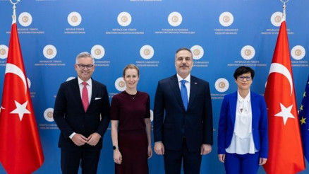 Dışişleri Bakanı Hakan Fidan, üst düzey AB yetkilileriyle bir araya geldi