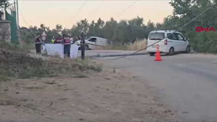 Kaza yapan sürücüye yardıma giderken elektrik akımına kapılıp öldü