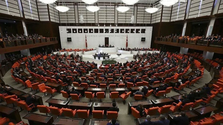 TSK ile ilgili düzenlemeleri de içeren kanun teklifi TBMM Genel Kurulunda TSK ile ilgili düzenlemeleri de içeren kanun teklifi TBMM Genel Kurulunda