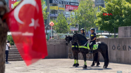 NATO Zirvesi öncesi Ankarada atlı polislerden devriye