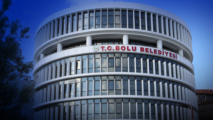 Bolu Belediyesi’ne yeni operasyon: Özel Kalem Müdürü dahil birçok kişi gözaltında