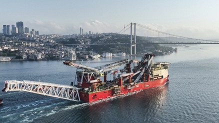 JSD6000 İstanbul Boğazından geçti