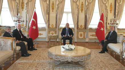 Bakan Ersoy, Vali Gülü ziyaret etti... İstanbulda kurumlar arası güçlü iş birliğine önem veriyoruz Bakan Ersoy, Vali Gülü ziyaret etti... İstanbulda kurumlar arası güçlü iş birliğine önem veriyoruz