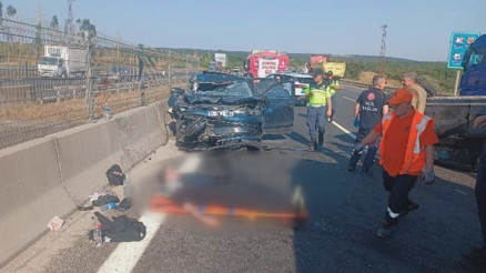 TEM Otoyolunda üç aracın karıştığı zincirleme kaza: 5 yaralı
