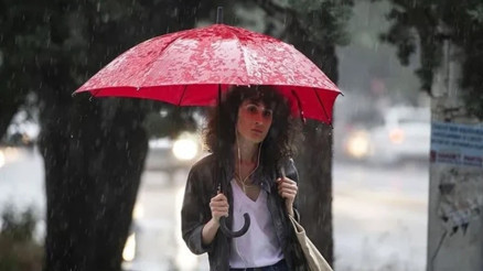 Hafta sonu hava sıcaklığı düşecek, gök gürültülü sağanak gelecek