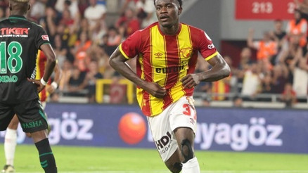 Göztepeli Dennis için Londra’da çetin pazarlık