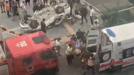 Hatay’da feci kaza Otomobil bariyerlere çarpıp devrildi: 2 ölü, 3 yaralı