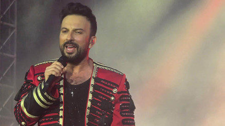 Tarkan konserini Eyalet başbakanı da izledi