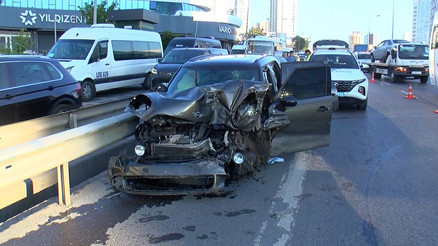 Pendik’te zincirleme kaza: 2 yaralı