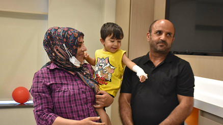 İki çocuğunu aynı hastalıktan kaybeden anne, böbreğiyle Doruk’a hayat verdi İki çocuğunu aynı hastalıktan kaybeden anne, böbreğiyle Doruk’a hayat verdi