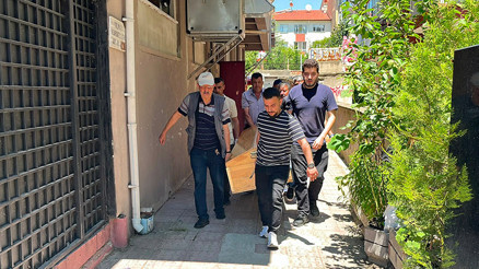 Boluda ağaçtan düşüp taburcu edilen yaşlı adam evinde ölü bulundu