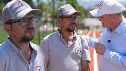 Temizlik işçisi 3.5 milyon TLlik altın dolu çantayı teslim etti Alacağı ödül belli oldu