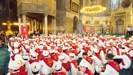 Ayasofya’da 15 Temmuz anması... 253 şehit anısına 253 hafızla hatim