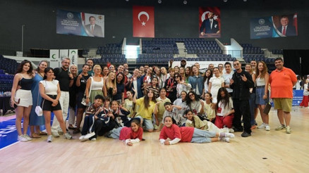 İzmir’e 20 kupayla döndüler