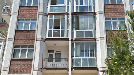 Ablasının cansız bedeniyle 1 hafta aynı evde yaşadı Kokular üzerine girilen dairede feci manzara