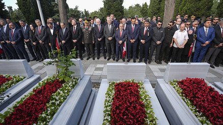 15 Temmuz şehitleri, darbe girişiminin 10uncu yılında Edirnekapıda anıldı 15 Temmuz şehitleri, darbe girişiminin 10uncu yılında Edirnekapıda anıldı