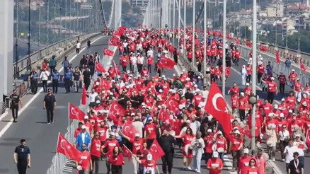 15 Temmuz darbe girişiminin 10uncu yılında binlerce kişi 15 Temmuz Hafıza Müzesi’ne yürüdü
